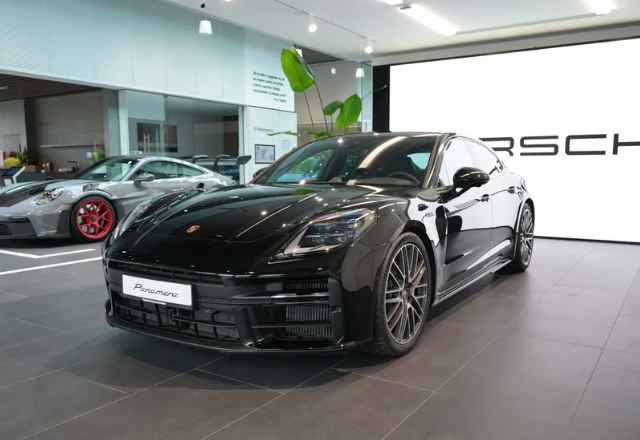 Porsche Panamera 4