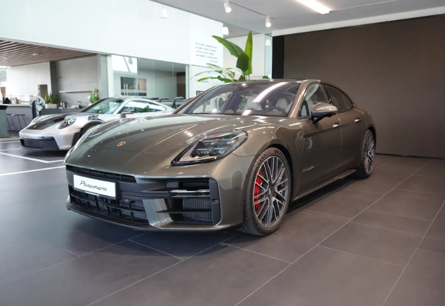 Porsche Panamera 4S E-Hybrid PHEV