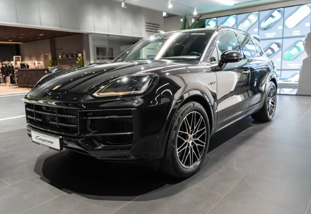 Porsche Cayenne E-Hybrid Black Edition
