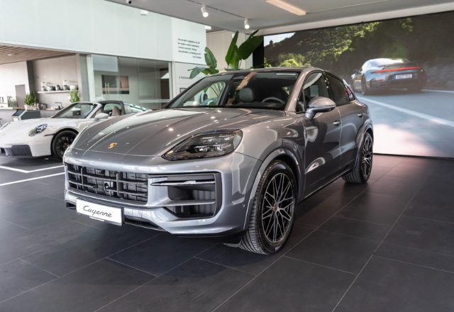 Porsche Cayenne E-Hybrid PHEV Black Edition