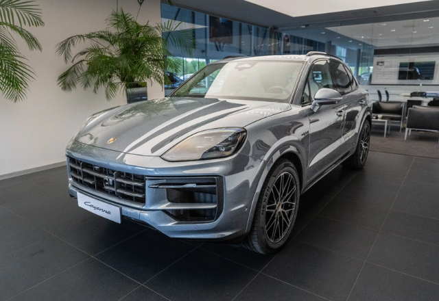 Porsche Cayenne E-Hybrid PHEV Black Edition
