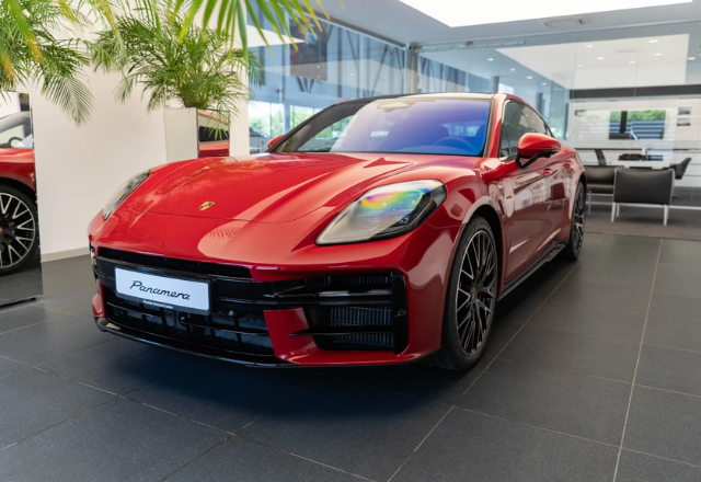 Porsche Panamera 4