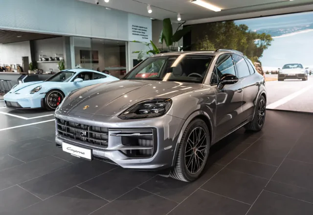 Porsche Cayenne E-Hybrid PHEV Black Edition