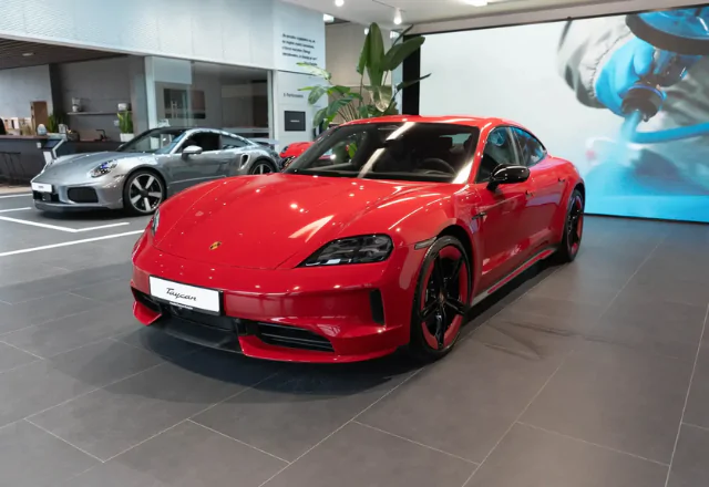 Porsche Taycan 105kWh 4 Black Edition